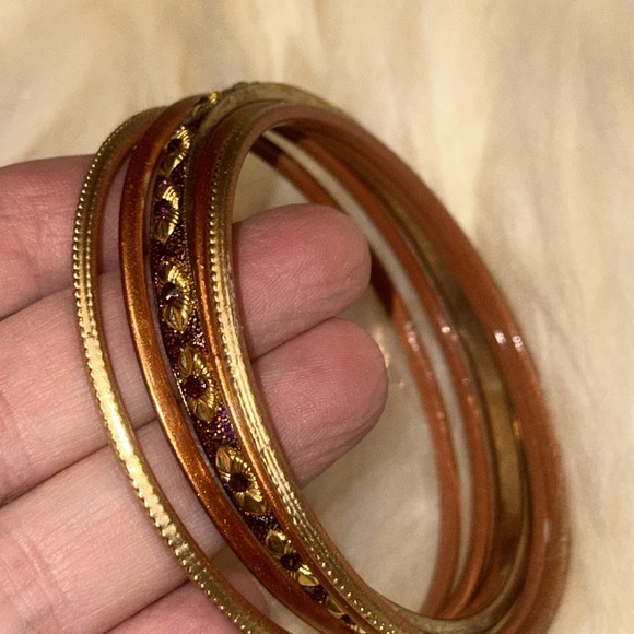 Sparkly gold bangles - Picture 6 of 8